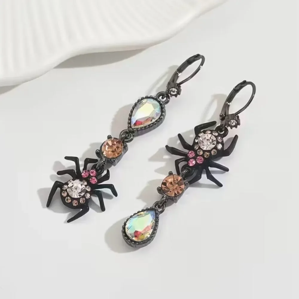 🕷️ Betsey Johnson Mismatched Black and Pink Dangle Spider Earrings 🕷️